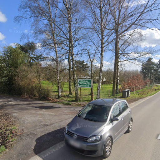 Tourner à gauche au panneau Philippe Duchâtel